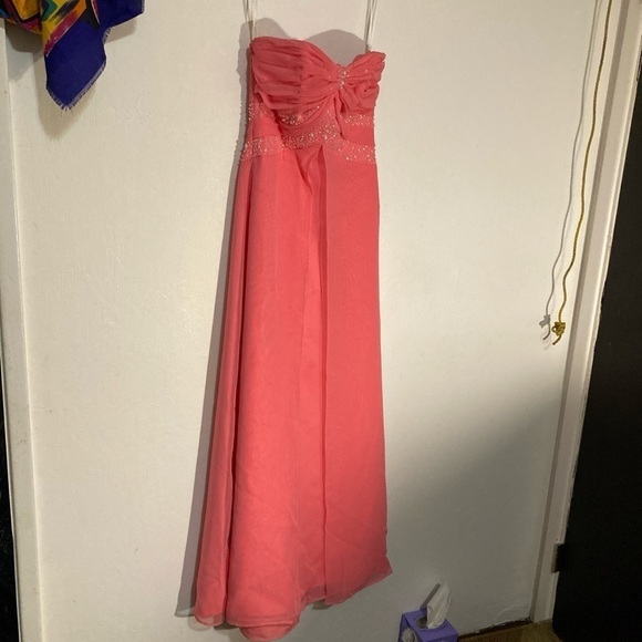 Beautiful Crystal bodice pink gown with sheer overlay size 2 - Picture 5 of 11
